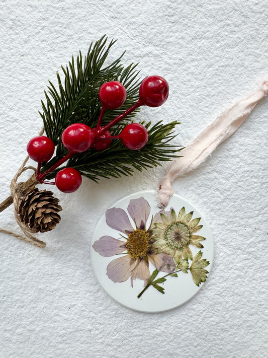 Pressed Flower Ornament on White Ceramic Base, Cosmos & Astrantia